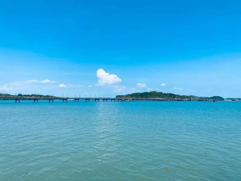 Ao Po Grand Marina guide and airport taxi to the pier on Phuket's east coast